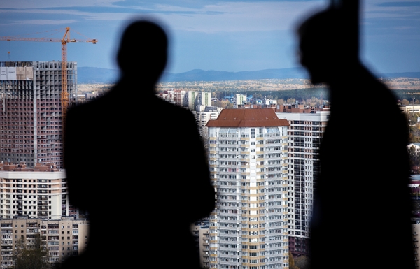 Уфа пускает пыль в глаза, Оренбург тонет в болоте, Екатеринбург теряет блеск, Челябинск роет метротрам