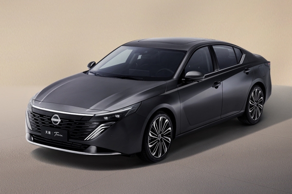Новый седан Nissan Teana показался на официальных снимках АВТО