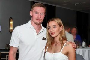 Ждущие первенца Сизикова и Кулагин сменили несколько нарядов на беременной фотосессии СПОРТ