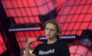 Основавший Revolut уроженец России переехал из Великобритании в ОАЭ БИЗНЕС