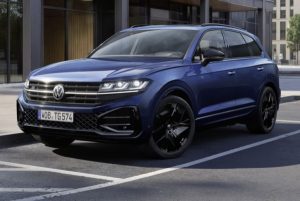 Топливный Volkswagen Touareg приготовился уехать в закат АВТО