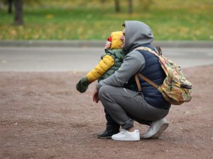 В России могут ввести оплачиваемый отпуск для отцов новорожденных ОБЩЕСТВО
