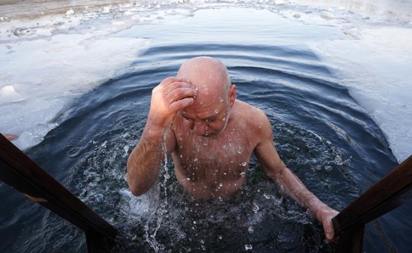 Крен моржовый — почему ледяная купель больше привлекает пожилых Крен моржовый — почему ледяная купель больше привлекает пожилых