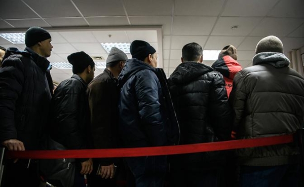 Мигранты в России начали все быстрее обзаводиться «стволами». Для чего им огнестрел? Мигранты в России начали все быстрее обзаводиться «стволами». Для чего им огнестрел?