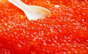 «Налог на деликатесность»: Красная икра к Новому Году может подешеветь. А может и нет, у нее свои алгоритмы ЭКОНОМИКА